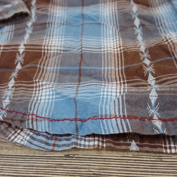 Southern Thread Western Long Sleeve Button Down Shirt - Picture 4 of 9